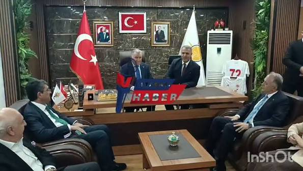 Gençlik ve Spor Bakanı Dr. Osman Aşkın Bak, AK Parti Batman İl Başkanlığını Ziyaret Etti